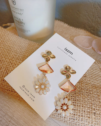 Peach Daisy Lover Drop Earring